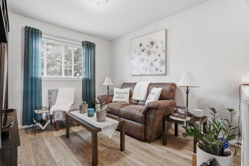 88 Chaparral Ridge Terrace Se, Calgary, AB - Indoor Photo Showing Living Room