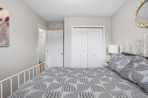88 Chaparral Ridge Terrace Se, Calgary, AB - Indoor Photo Showing Bedroom