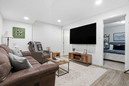 88 Chaparral Ridge Terrace Se, Calgary, AB - Indoor Photo Showing Living Room