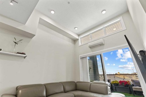 3404-95 Burma Star Road Sw, Calgary, AB - Indoor