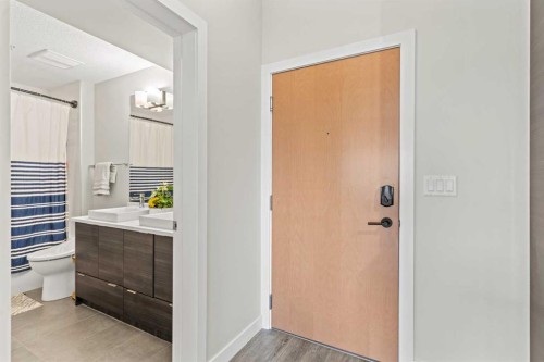3404-95 Burma Star Road Sw, Calgary, AB - Indoor Photo Showing Other Room