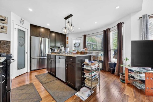 192 Arbour Wood Close Nw, Calgary, AB - Indoor Photo Showing Kitchen With Upgraded Kitchen