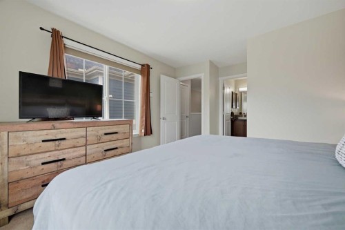 39 Kinlea Common Nw, Calgary, AB - Indoor Photo Showing Bedroom