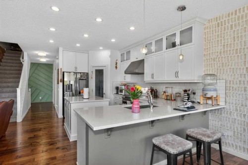 158 Masters Point Se, Calgary, AB - Indoor Photo Showing Kitchen With Upgraded Kitchen