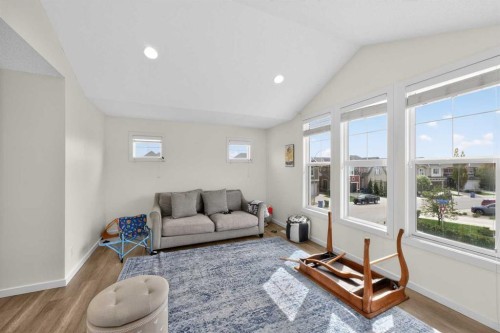 158 Masters Point Se, Calgary, AB - Indoor Photo Showing Living Room