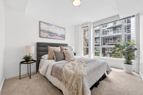 47 Waterfront Mews Sw, Calgary, AB - Indoor Photo Showing Bedroom