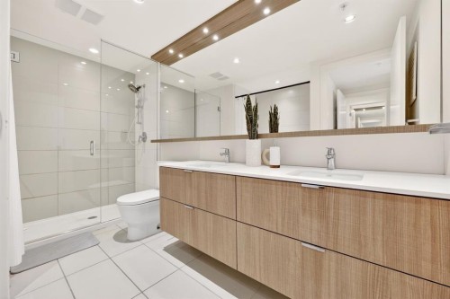 47 Waterfront Mews Sw, Calgary, AB - Indoor Photo Showing Bathroom