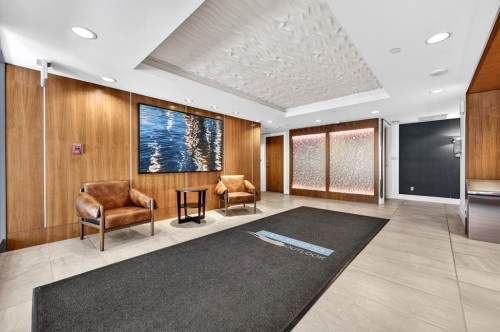 47 Waterfront Mews Sw, Calgary, AB - Indoor Photo Showing Other Room