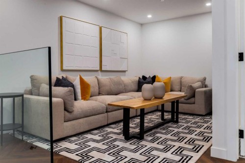 104-8445 Broadcast Avenue Sw, Calgary, AB - Indoor