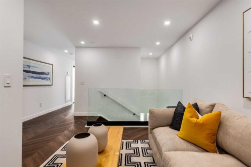 104-8445 Broadcast Avenue Sw, Calgary, AB - Indoor