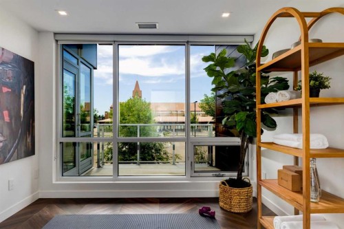 104-8445 Broadcast Avenue Sw, Calgary, AB - Indoor