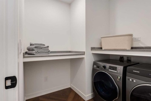 104-8445 Broadcast Avenue Sw, Calgary, AB - Indoor Photo Showing Laundry Room