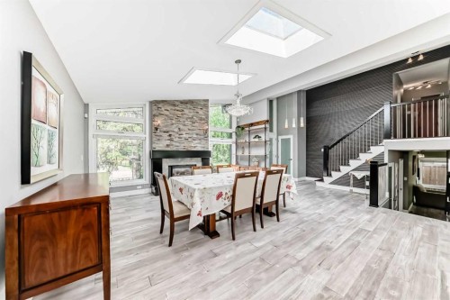 10412 Willowcrest Road Se, Calgary, AB - Indoor Photo Showing Dining Room