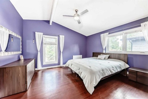 10412 Willowcrest Road Se, Calgary, AB - Indoor Photo Showing Bedroom