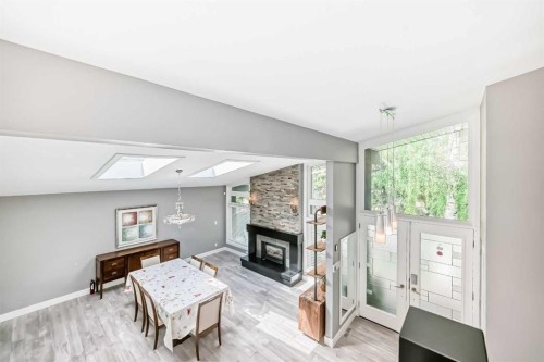 10412 Willowcrest Road Se, Calgary, AB - Indoor With Fireplace