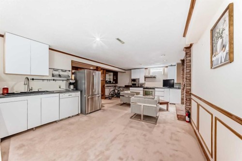 10412 Willowcrest Road Se, Calgary, AB - Indoor
