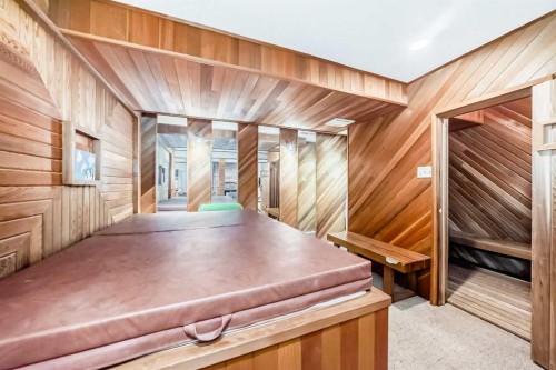 10412 Willowcrest Road Se, Calgary, AB - Indoor Photo Showing Other Room