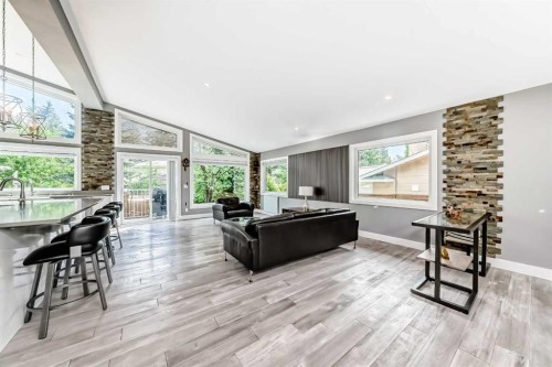 10412 Willowcrest Road Se, Calgary, AB - Indoor