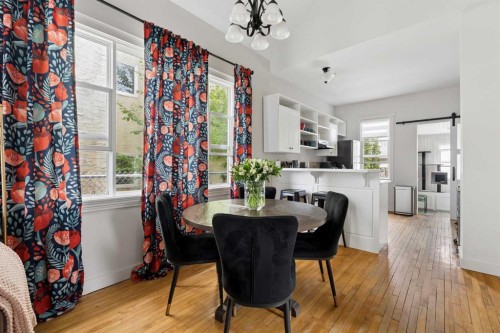 128 18 Avenue Ne, Calgary, AB - Indoor Photo Showing Dining Room
