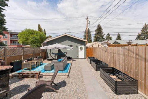 128 18 Avenue Ne, Calgary, AB - Outdoor