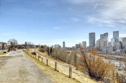128 18 Avenue Ne, Calgary, AB - Outdoor With View