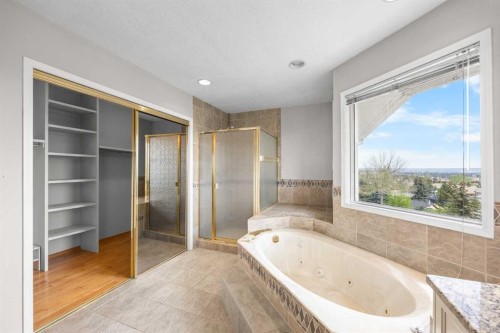 2740 Signal Ridge View Sw, Calgary, AB - Indoor Photo Showing Bathroom