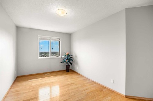 2740 Signal Ridge View Sw, Calgary, AB - Indoor Photo Showing Other Room