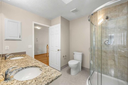 2740 Signal Ridge View Sw, Calgary, AB - Indoor Photo Showing Bathroom
