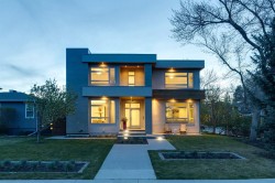 739 33A Street NW Calgary, AB T2N 2Y5