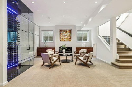739 33A Street Nw, Calgary, AB - Indoor Photo Showing Other Room