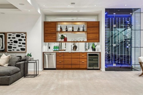 739 33A Street Nw, Calgary, AB - Indoor