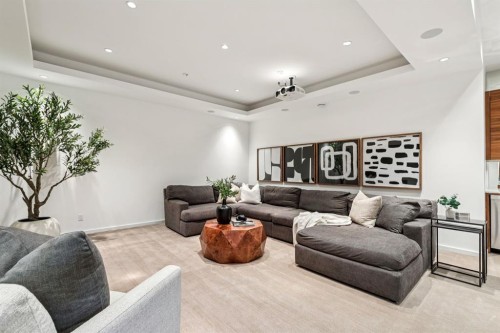 739 33A Street Nw, Calgary, AB - Indoor Photo Showing Living Room