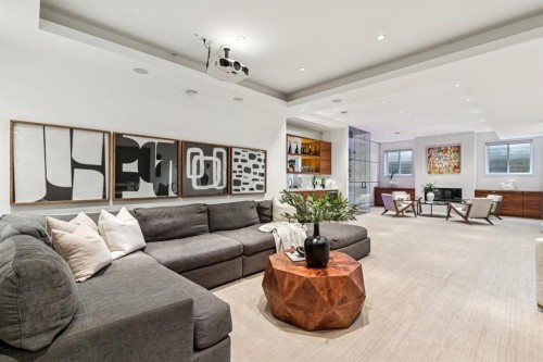 739 33A Street Nw, Calgary, AB - Indoor Photo Showing Living Room