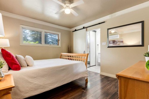 7203 5 Street Sw, Calgary, AB - Indoor Photo Showing Bedroom