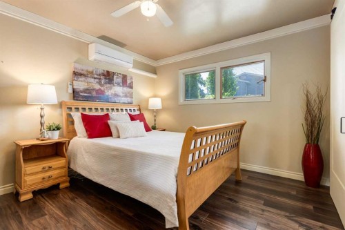 7203 5 Street Sw, Calgary, AB - Indoor Photo Showing Bedroom