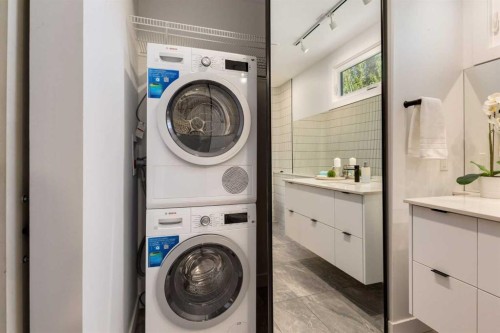 7203 5 Street Sw, Calgary, AB - Indoor Photo Showing Laundry Room