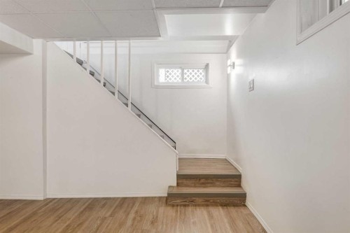 7203 5 Street Sw, Calgary, AB - Indoor Photo Showing Other Room