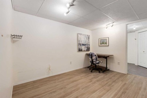 7203 5 Street Sw, Calgary, AB - Indoor Photo Showing Other Room