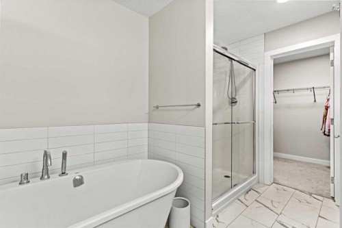 283 Belvedere Drive Se, Calgary, AB - Indoor Photo Showing Bathroom