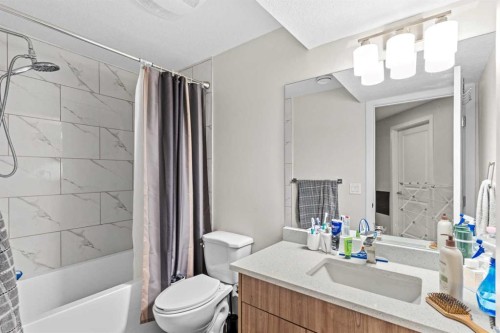 283 Belvedere Drive Se, Calgary, AB - Indoor Photo Showing Bathroom