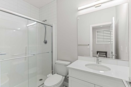283 Belvedere Drive Se, Calgary, AB - Indoor Photo Showing Bathroom