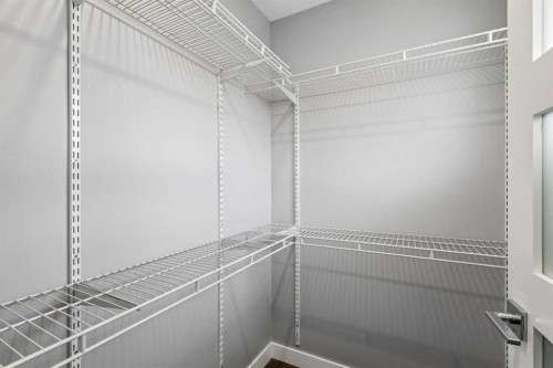 427 96 Avenue Se, Calgary, AB - Indoor With Storage