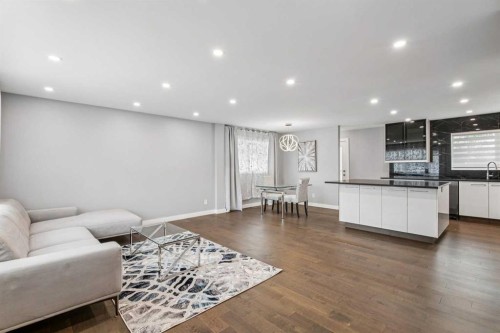 427 96 Avenue Se, Calgary, AB - Indoor