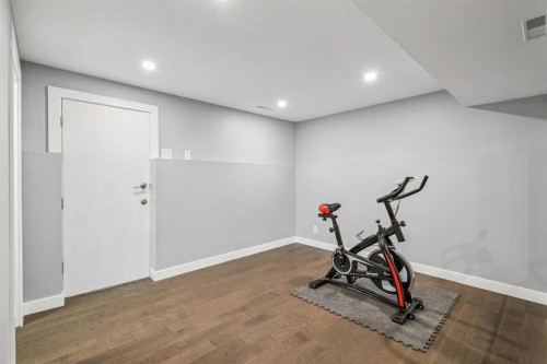 427 96 Avenue Se, Calgary, AB - Indoor Photo Showing Gym Room