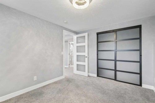 427 96 Avenue Se, Calgary, AB - Indoor Photo Showing Other Room