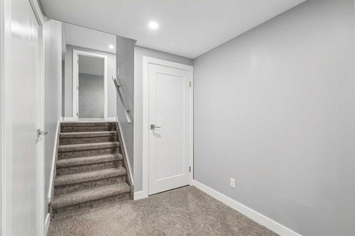 427 96 Avenue Se, Calgary, AB - Indoor Photo Showing Other Room