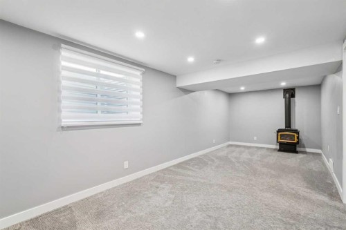 427 96 Avenue Se, Calgary, AB - Indoor