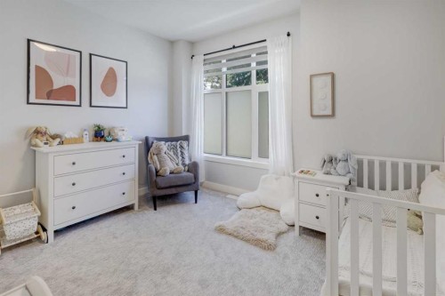 111-408 27 Avenue Ne, Calgary, AB - Indoor Photo Showing Bedroom