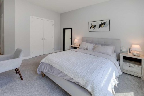 111-408 27 Avenue Ne, Calgary, AB - Indoor Photo Showing Bedroom