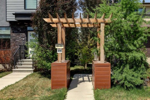111-408 27 Avenue Ne, Calgary, AB - Outdoor